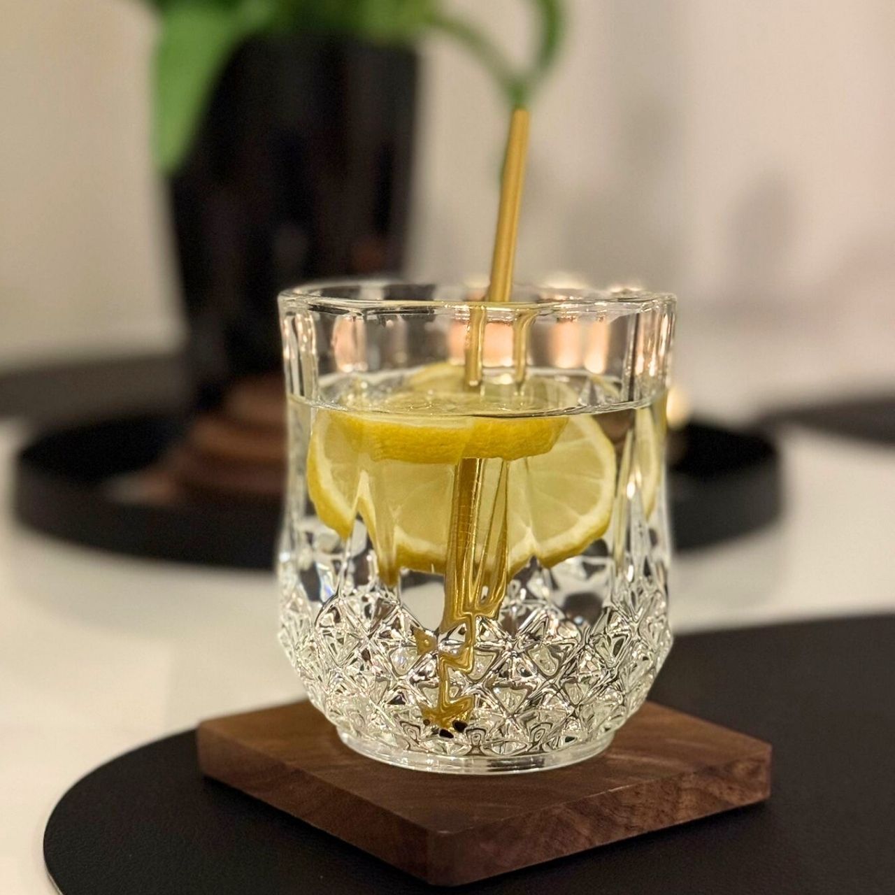 Kompaktes Luna Vintage Glas in kurzer Ausführung