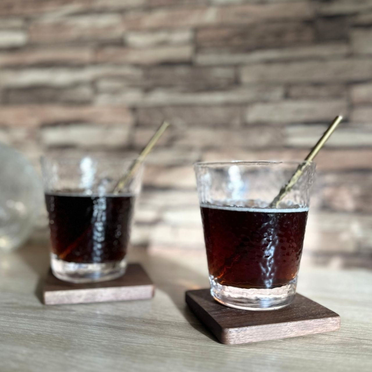 Nuvia Kurzglas mit moderner Hammerschlag-Struktur