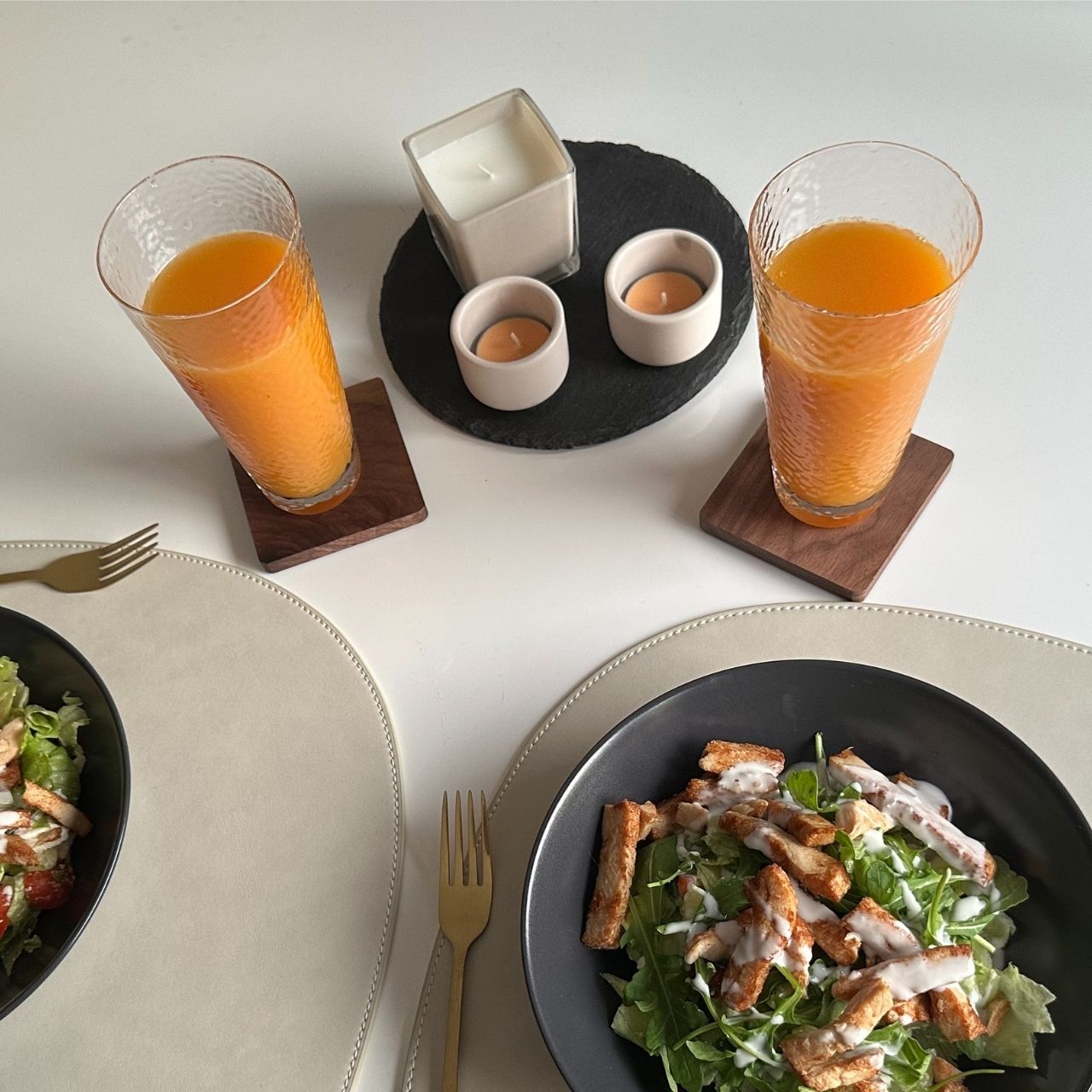 Nuvia Glas in langer Ausführung mit eleganter Struktur