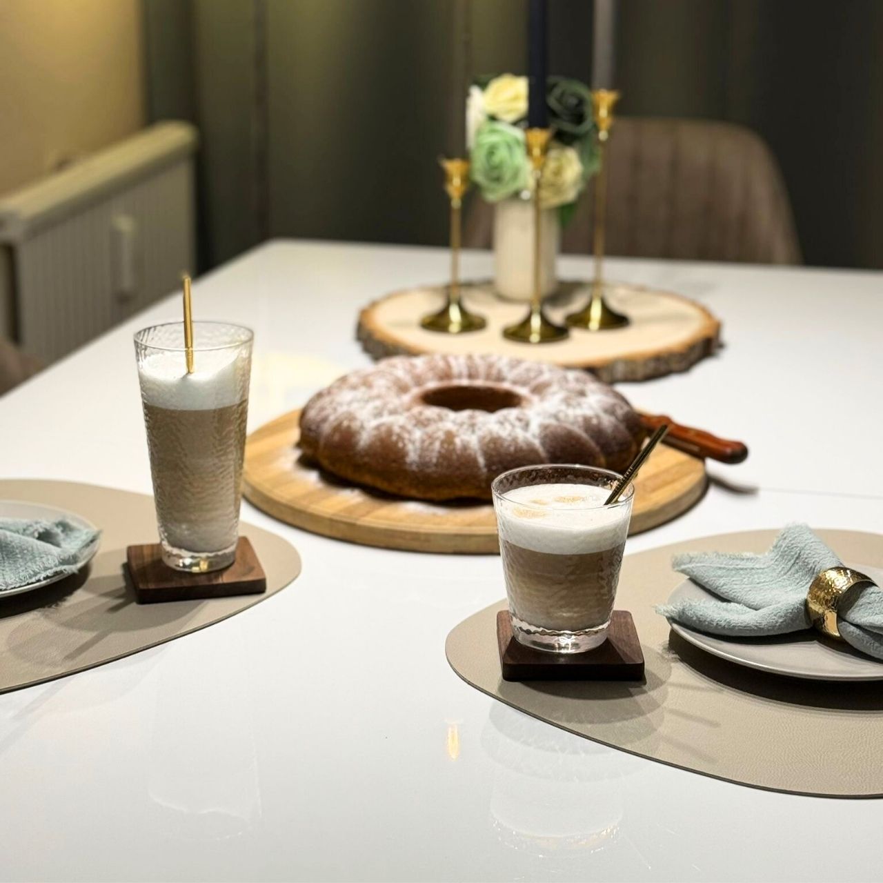 Zweiteiliges Nuvia Set mit gehämmerter Oberfläche – Vintora Home