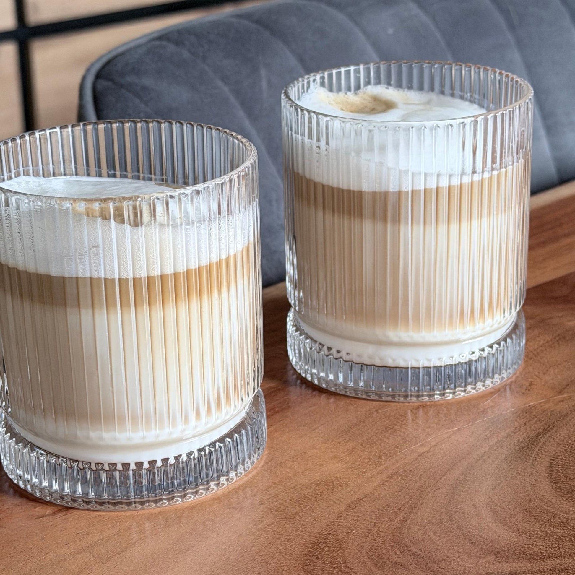 Riva Trinkglas gerillt mit kaffee nah
