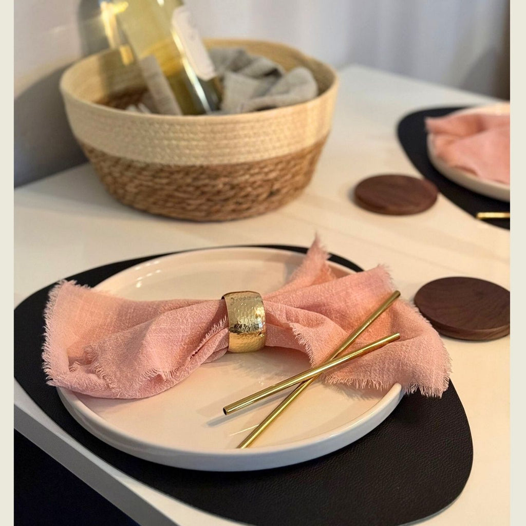 Hochwertiger goldener Serviettenring Sira für Stoff- und Musselinservietten