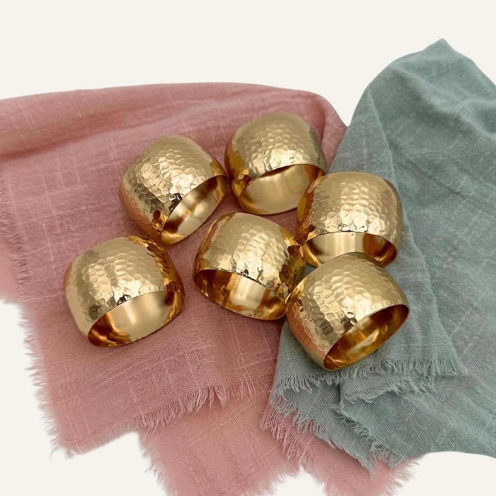 Hochwertiger goldener Serviettenring Sira für Stoff- und Musselinservietten