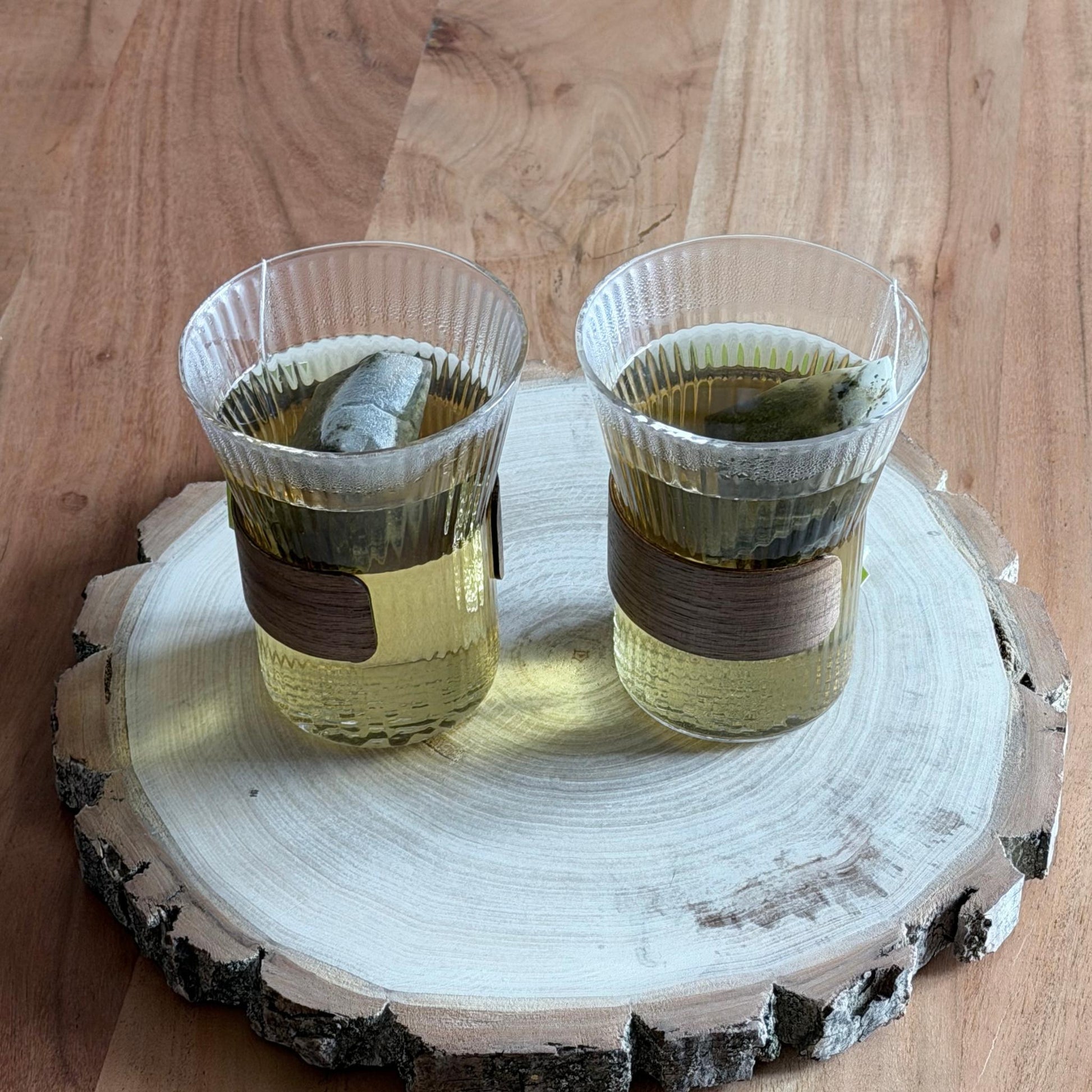 Tavio Trinkglas mit tee nah