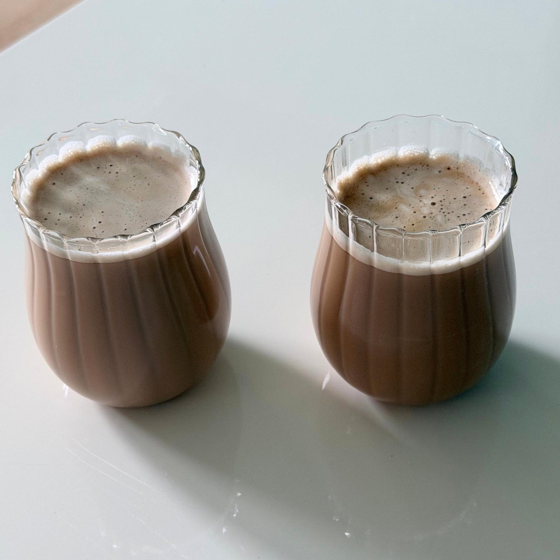 Tulia trinkglas mit Kaffee nah
